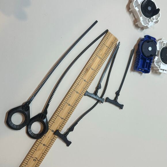 Beyblade Burst Evolution Dual Threat Launcher White Blue Lot Toys Bey Blades - Picture 6 of 6